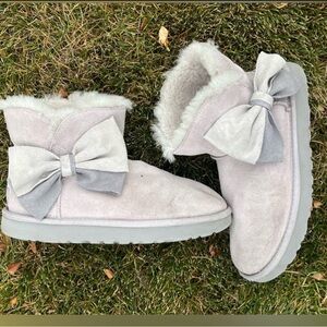 UGG Women's Winter Boots with Bow - Soft Beige